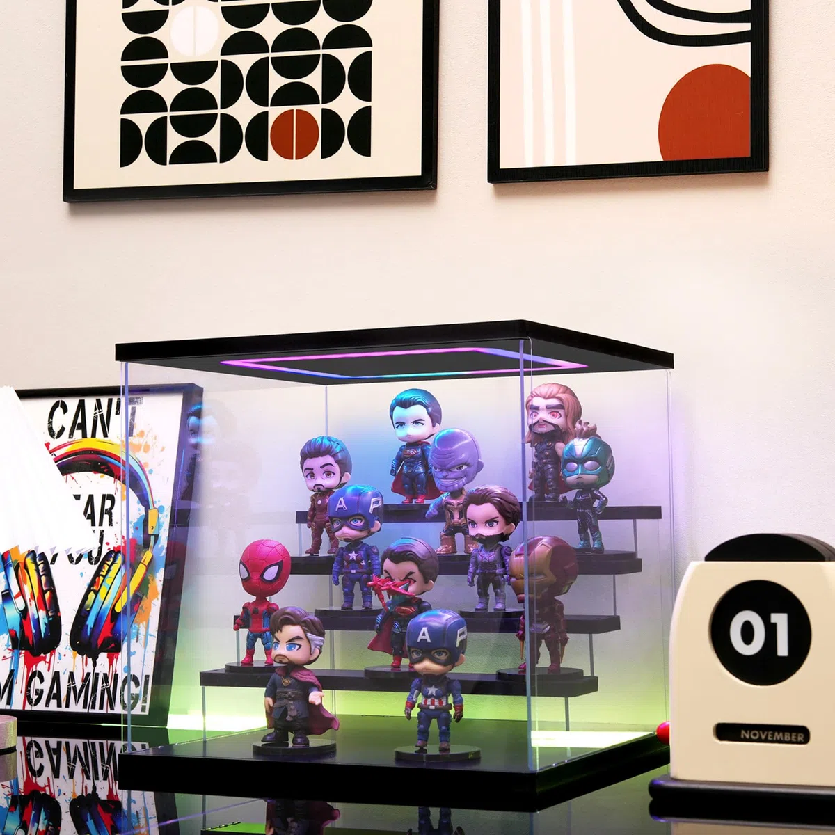 Acryl Vitrine mit RGB LED Beleuchtung für Modellautos Figuren, 3/4/5/6 Stufen Mehrfarbige Licht Staubschutz Schaukasten für Sammlerfiguren (Schwarz, 5 stufen, 32x31x30cm)