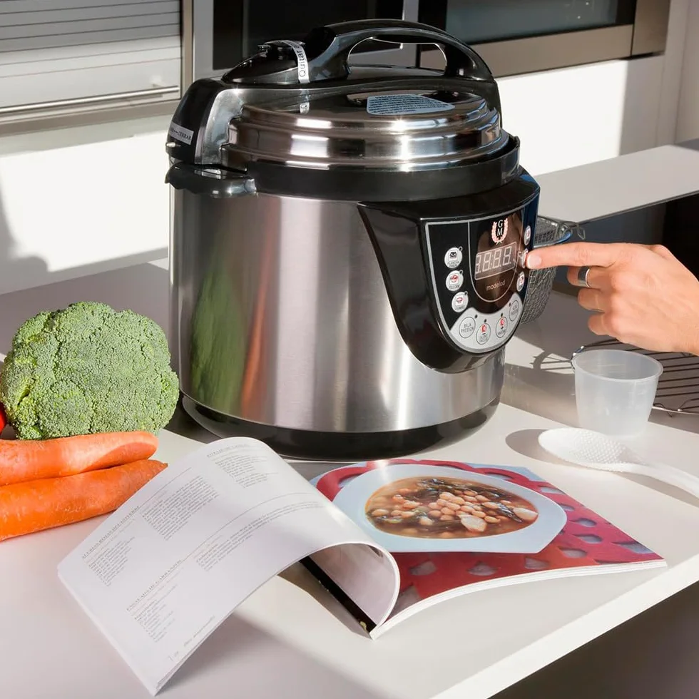 Cecotec Programmierbarer Kocher Modell D mit Brat- und Sprachfunktion. 24 Std. Schnellkochtopf mit 6 Liter Fassungvermögen, 9 Kochmenüs und 2 Druckstufen, Ideal für 12 Personen