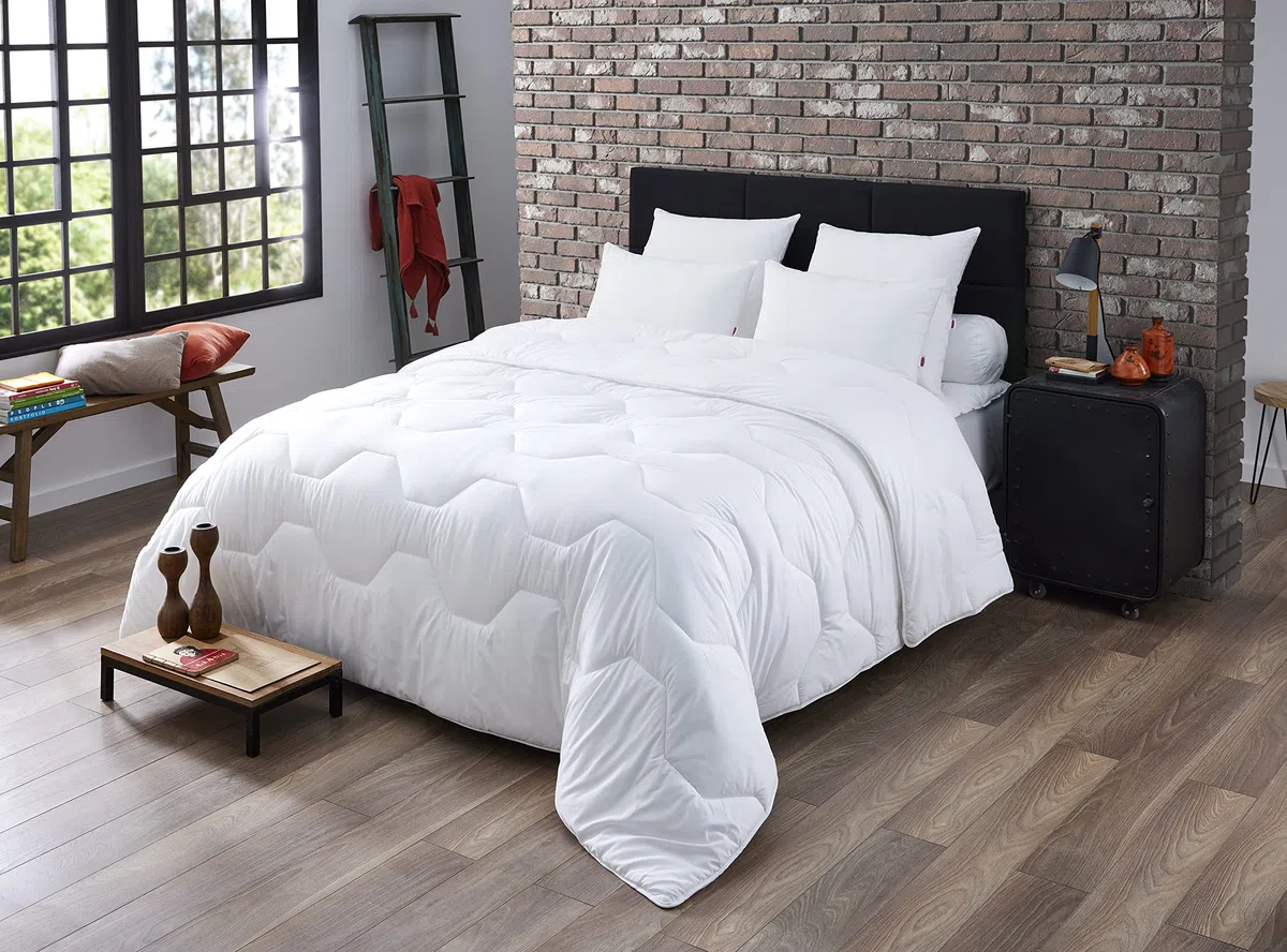 DODO Proneem Steppbett, Milbenschutz, weiß, 240 x 260 cm