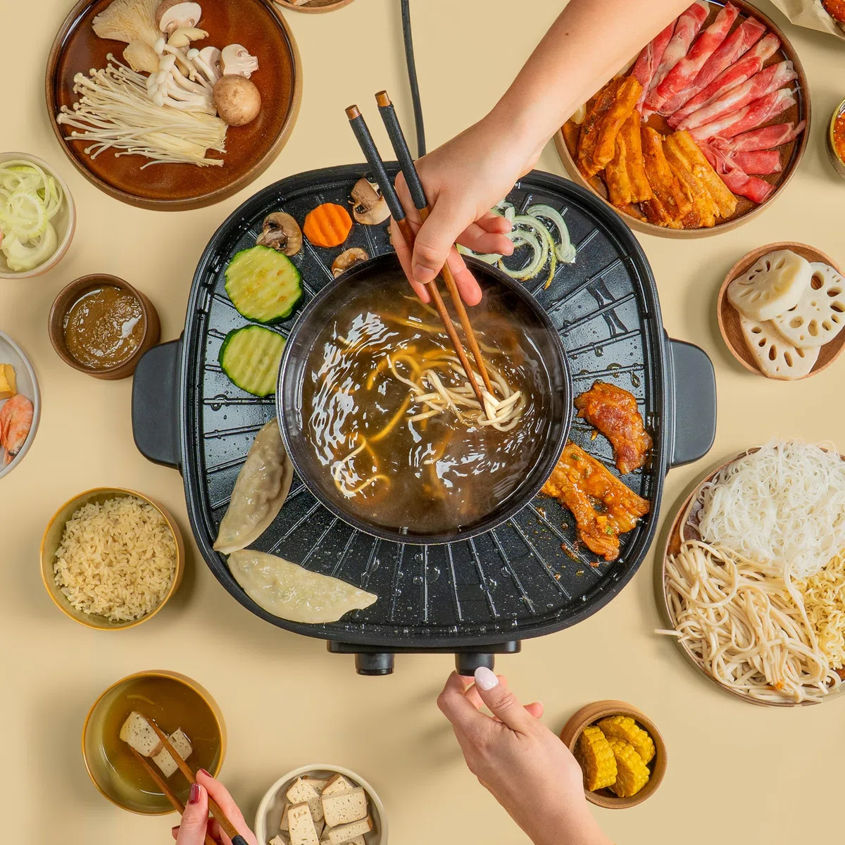 REISHUNGER Elektrischer Hot Pot mit Grillfunktion – für 2-4 Personen – 2 Liter Füllvolumen – Hot Pot mit Deckel – für Korean BBQ