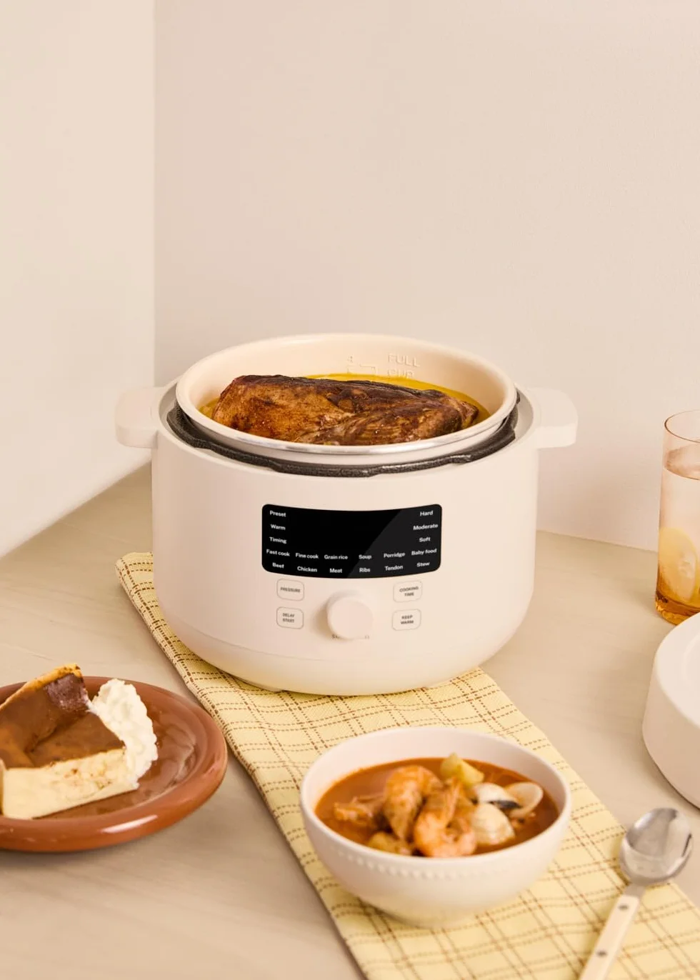 CREATE/PRESSURE COOKER STUDIO/Multifunktioneller programmierbarer elektrischer Schnellkochtopf 4L Cremeweiß / 15 Funktionen, 24h Timer, Keramik-Antihaftbeschichtung, Sicherheitsventil, 1200W