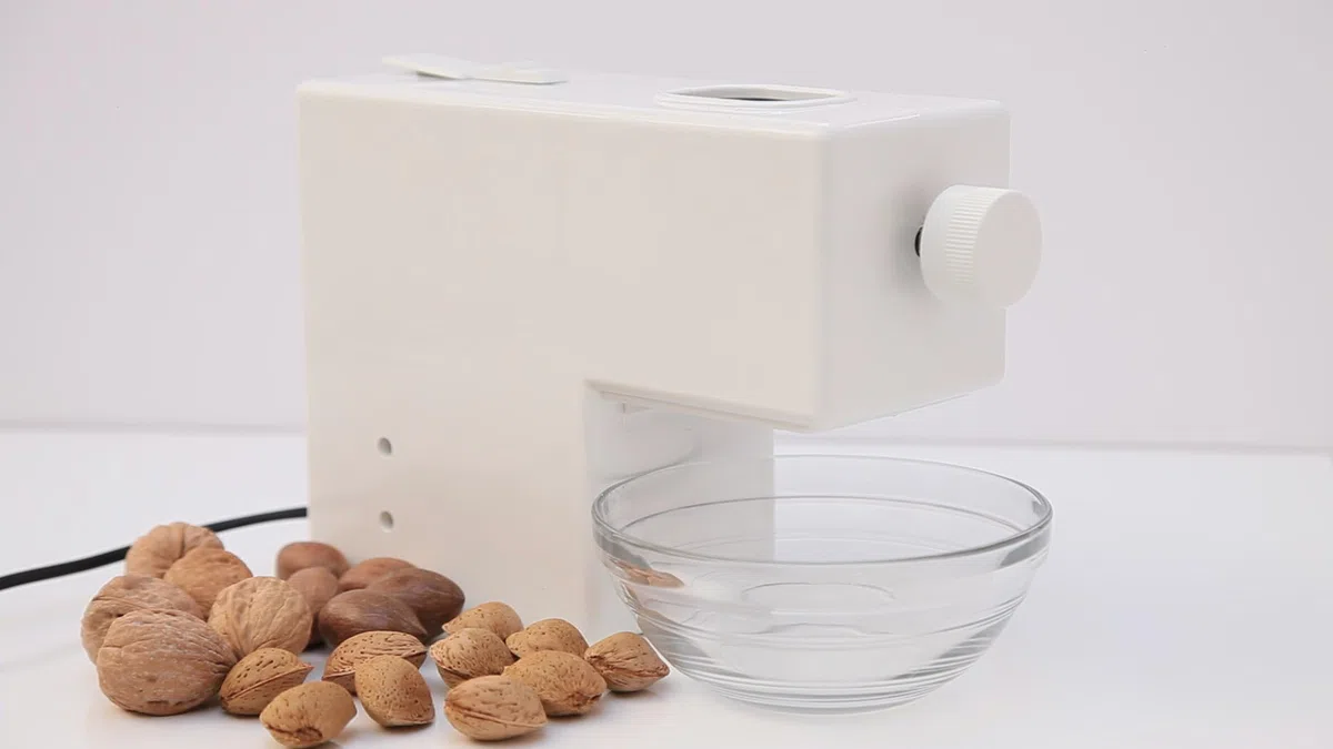 Pelamatic Elektrischer Mandelschäler & Nussknacker | Für Meeresfrüchte, Süßigkeiten, Obst & Gemüse | Große Walnüsse Schäler, Weiß, Kunststoff