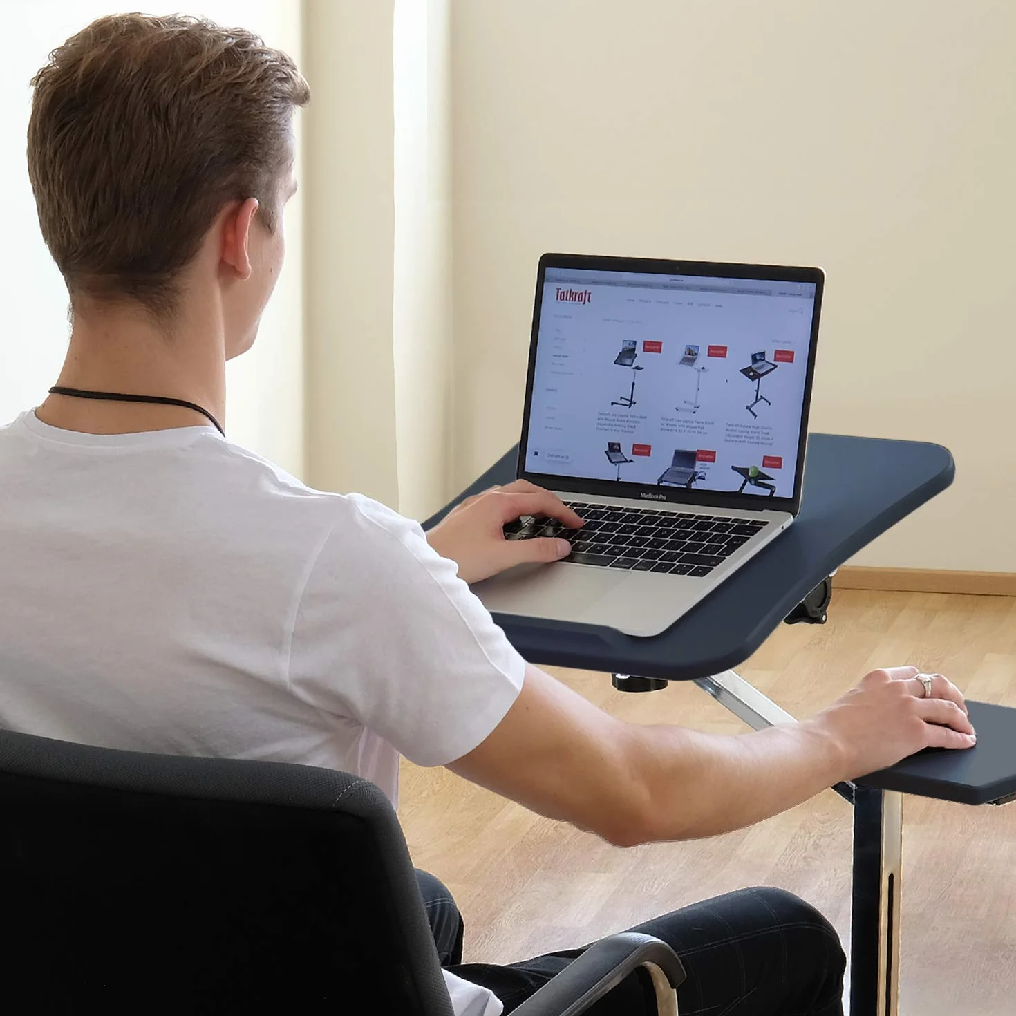 Tatkraft Joy Laptoptisch Höhenverstellbar, Verstellbar, mit Rollen, und Mausablage, Laptoptisch für Bett, Sofa, Stehpult, MDF-Holz, Stahl, Schwarz