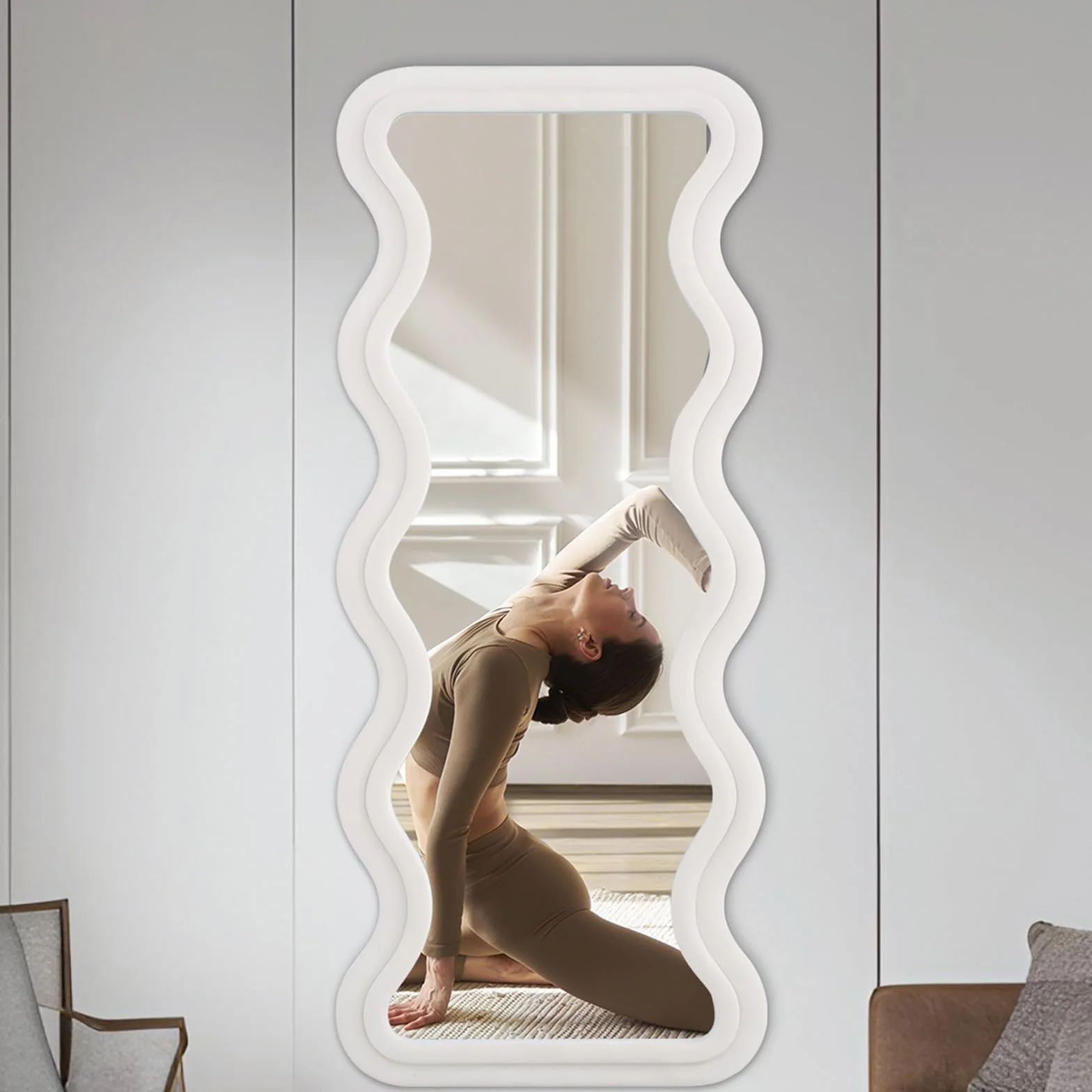 Ganzkörperspiegel 160 x 60 cm Unregelmäßig Gewellt Ganzkörperspiegel Wandmontage Bodenspiegel mit Ständer Weiß Flanellrahmen Anlehnender Wandspiegel für Schlafzimmer Eingang