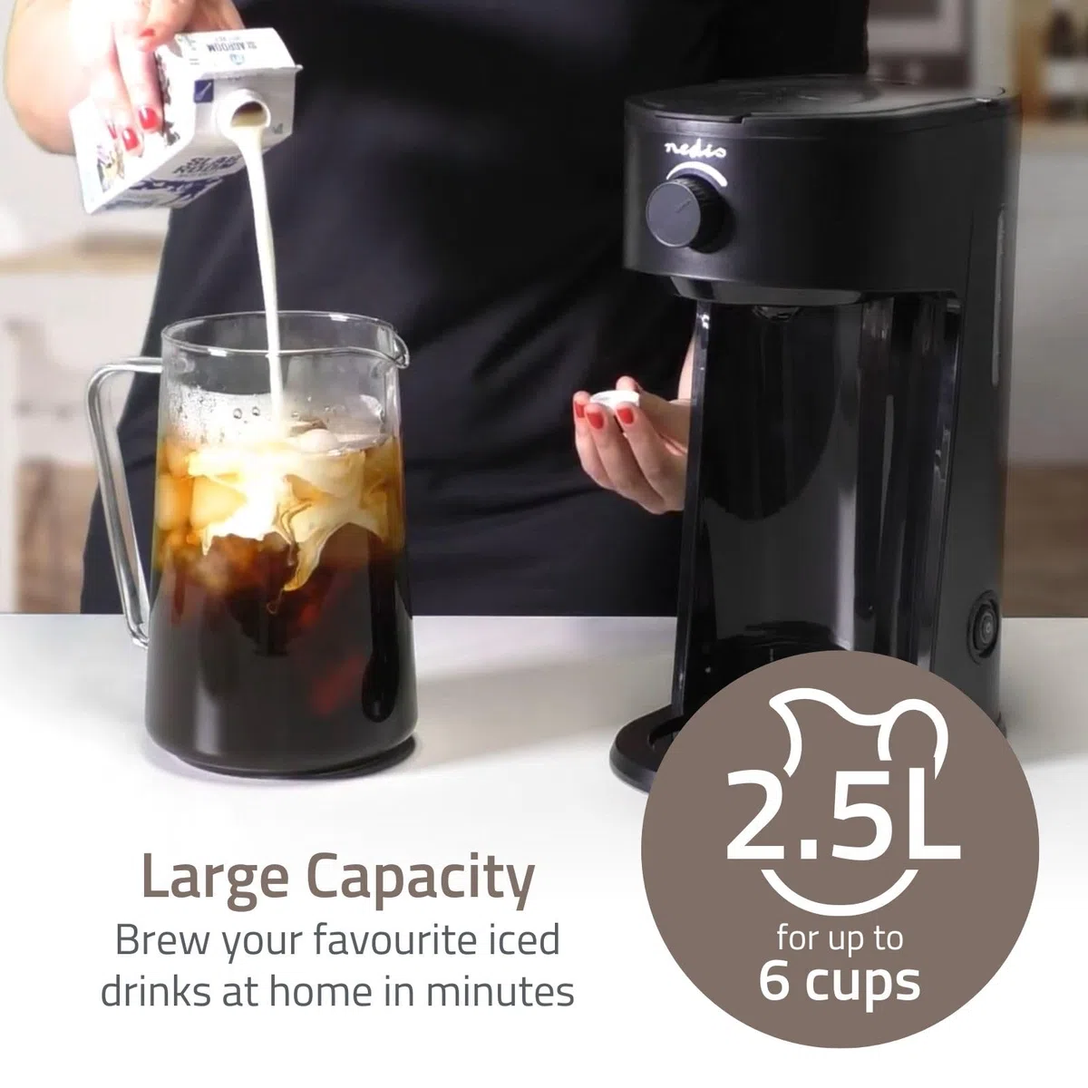 Nedis KAICM200FBK Eiskaffee- und Eistee-Zubereiter – 2,5 l Fassungsvermögen – Für bis zu 6 Tassen – Mit Filtereinsatz – Schnellbrühfunktion – Schwarz