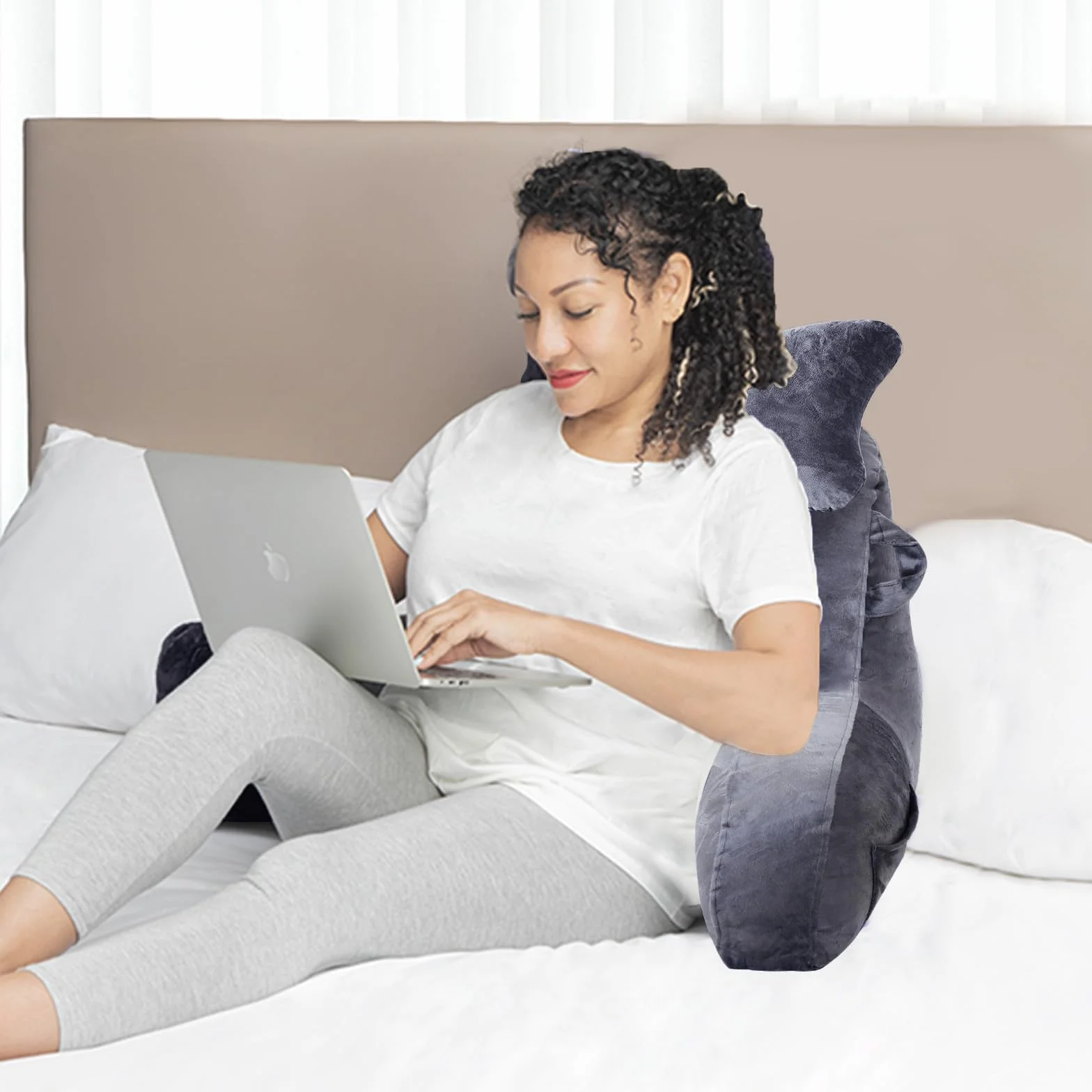 SLIGUY Lesekissen zum Sitzen im Bett Couch Erwachsene, Rückenkissen mit Taschen, Rückenkissen für Erwachsene Bettstuhl für Bettruhe, Lesen, Fernsehen, Gaming Dunkelgrau